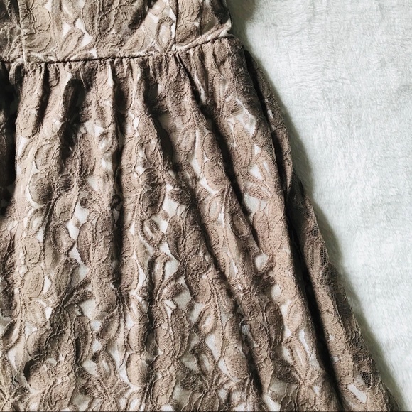 NEW Lace A-line Dress - Picture 4 of 8
